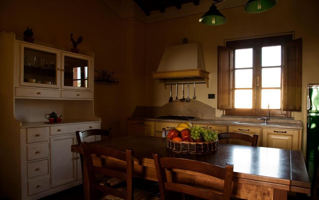 Agriturismo Fattoria Rozzalupi Cerreto Guidi Rom bilde